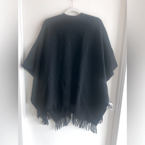 Auxiliary wool and cashmere cape- brand new with tags! - Picture 3 of 6